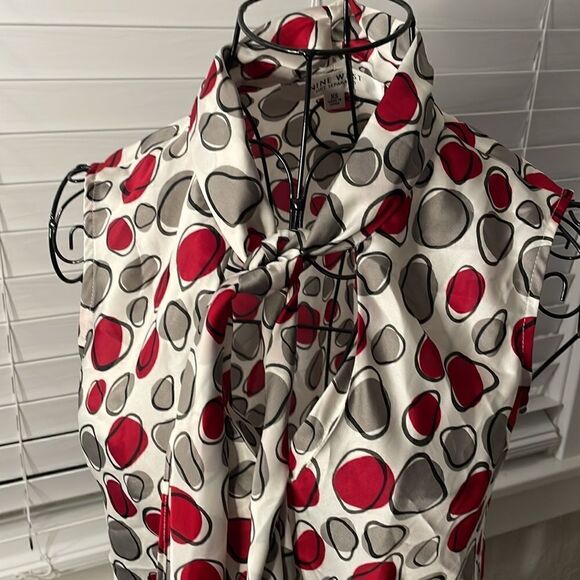 Nine West red/grey Tie neck sleeveless blouse size XS - Picture 2 of 5